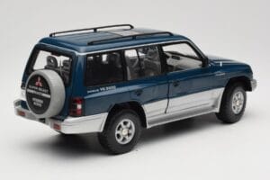 Mitsubishi Pajero V20 LWB Modra & Srebrna Sun Star 1:18 1212 Kovina – slika 3 od 8
