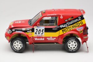 Mitsubishi Pajero Rallye Raid #205 Paris-Dakar Rally 2001 Solido 1:18 9022 Kovina – slika 4 od 8