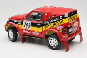 Mitsubishi Pajero Rallye Raid #205 Paris-Dakar Rally 2001 Solido 1:18 9022 Kovina – slika 7 od 8