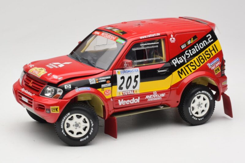 Mitsubishi Pajero Rallye Raid #205 Paris-Dakar Rally 2001 Solido 1:18 9022 Kovina