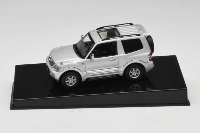 Mitsubishi Pajero SWB Srebrna AUTOart 1:43 57113 Kovina