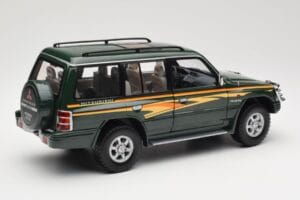Mitsubishi Pajero V20 LWB Zelena Sun Star 1:18 1225 Kovina – slika 3 od 8
