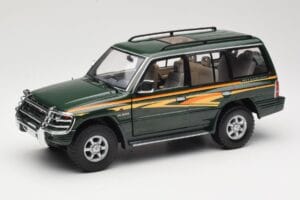 Mitsubishi Pajero V20 LWB Zelena Sun Star 1:18 1225 Kovina