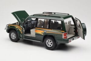Mitsubishi Pajero V20 LWB Zelena Sun Star 1:18 1225 Kovina – slika 5 od 8