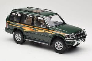 Mitsubishi Pajero V20 LWB Zelena Sun Star 1:18 1225 Kovina – slika 6 od 8