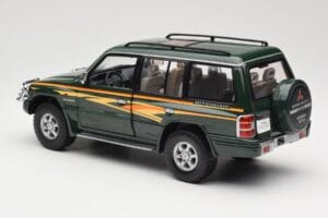 Mitsubishi Pajero V20 LWB Zelena Sun Star 1:18 1225 Kovina – slika 7 od 8