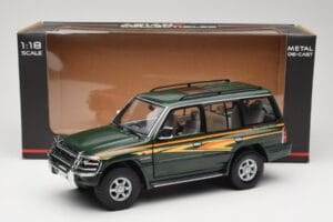 Mitsubishi Pajero V20 LWB Zelena Sun Star 1:18 1225 Kovina – slika 8 od 8