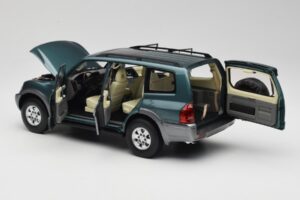 Mitsubishi Pajero V73 Zelena YC Model 1:18 241218040101010215 Kovina – slika 5 od 8