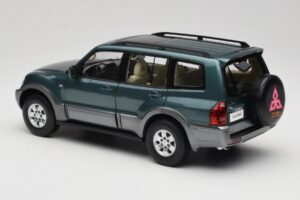 Mitsubishi Pajero V73 Zelena YC Model 1:18 241218040101010215 Kovina – slika 7 od 8