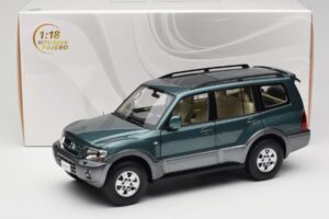 Mitsubishi Pajero V73 Zelena YC Model 1:18 241218040101010215 Kovina – slika 8 od 8