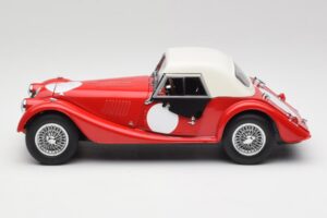 Morgan 4/4 Plus Competition Hardtop Rdeč Kyosho 1:18 08114R Kovina – slika 4 od 8