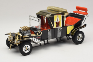 Munsters Koach Črn ERTL 1:18 33036 Kovina