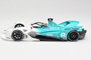 NIO 004 Team NIO #8 T. Dillmann Formula E Season 5 2019 Minichamps 1:18 114180008 Kovina – slika 3 od 6