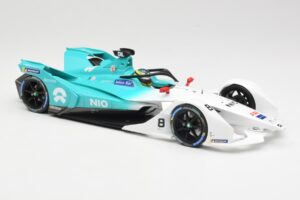NIO 004 Team NIO #8 T. Dillmann Formula E Season 5 2019 Minichamps 1:18 114180008 Kovina – slika 4 od 6