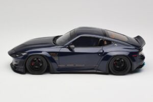 Nissan 400Z RZ34 Pandem Midnight Blue GT Spirit 1:18 GT494 Smola – slika 3 od 6