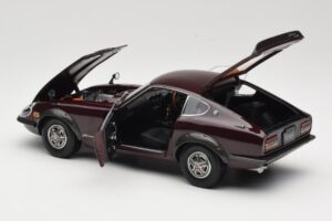 Nissan Fairlady 240Z-G S30 Bordo Kyosho 1:18 08212M Kovina – slika 5 od 8