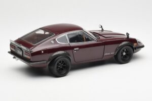 Nissan Fairlady 240ZG Rjava Kyosho 1:18 08217M Kovina – slika 3 od 8