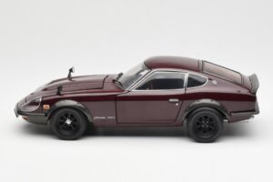 Nissan Fairlady 240ZG Rjava Kyosho 1:18 08217M Kovina – slika 4 od 8