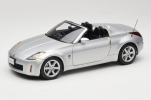 Nissan Fairlady Z Z33 Roadster Diamond Silver AUTOart 1:18 77376 Kovina