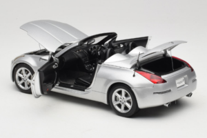 Nissan Fairlady Z Z33 Roadster Diamond Silver AUTOart 1:18 77376 Kovina – slika 5 od 8