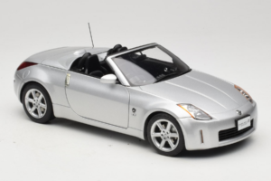 Nissan Fairlady Z Z33 Roadster Diamond Silver AUTOart 1:18 77376 Kovina – slika 6 od 8