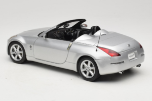 Nissan Fairlady Z Z33 Roadster Diamond Silver AUTOart 1:18 77376 Kovina – slika 7 od 8