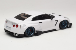Nissan GT-R R35 Boost Wars 2 Bela Jp Kraemo 1:18 KRAEMO001 Kovina – slika 3 od 7