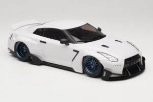 Nissan GT-R R35 Boost Wars 2 Bela Jp Kraemo 1:18 KRAEMO001 Kovina – slika 5 od 7