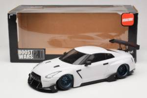Nissan GT-R R35 Boost Wars 2 Bela Jp Kraemo 1:18 KRAEMO001 Kovina – slika 7 od 7