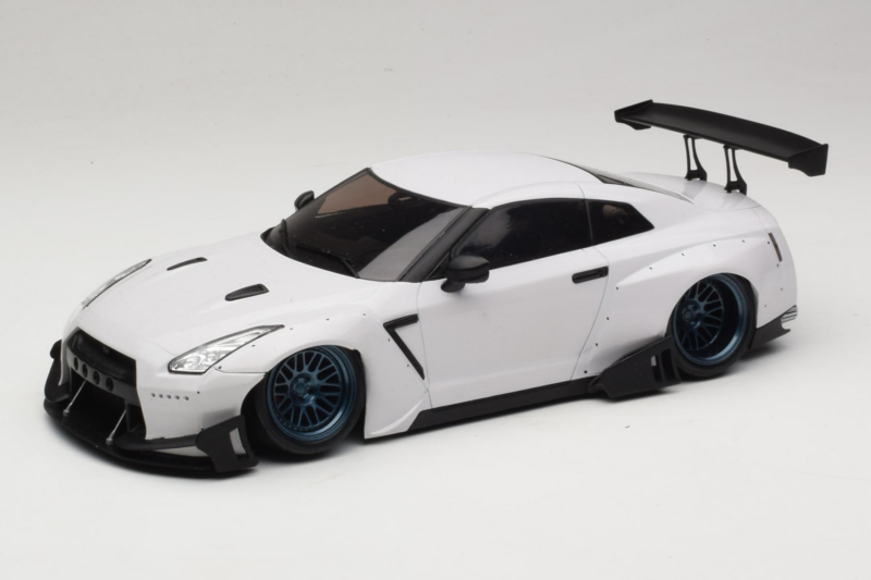 Nissan GT-R R35 Boost Wars 2 Bela Jp Kraemo 1:18 KRAEMO001 Kovina