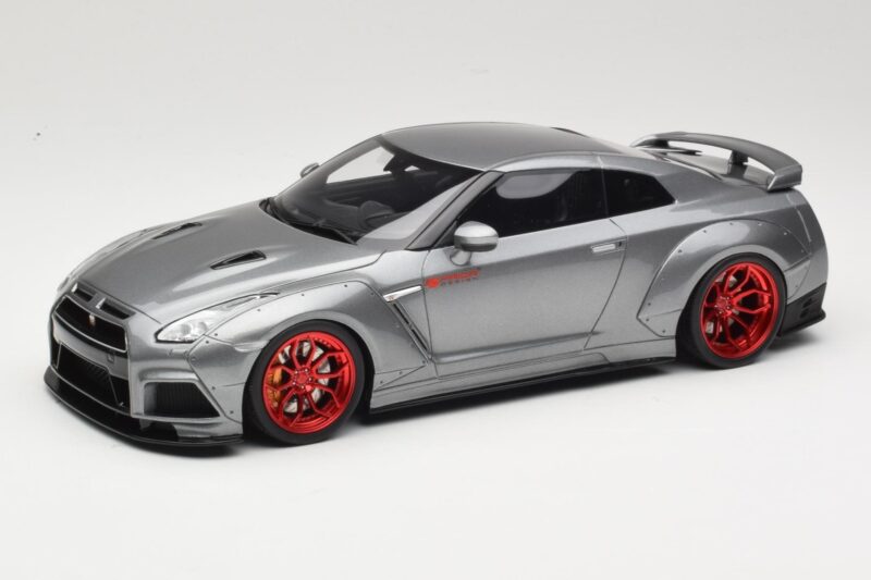 Nissan GT-R R35 Prior Design Siv GT Spirit 1:18 GT243 Smola