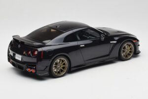 Nissan GT-R R35 Takumi Edition Midnight Purple GT Spirit 1:18 GT932 Smola – slika 2 od 6