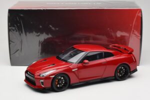 Nissan GT-R R35 Track Edition NISMO Vibrant Red MotorHelix 1:18 M83511 Kovina – slika 8 od 8