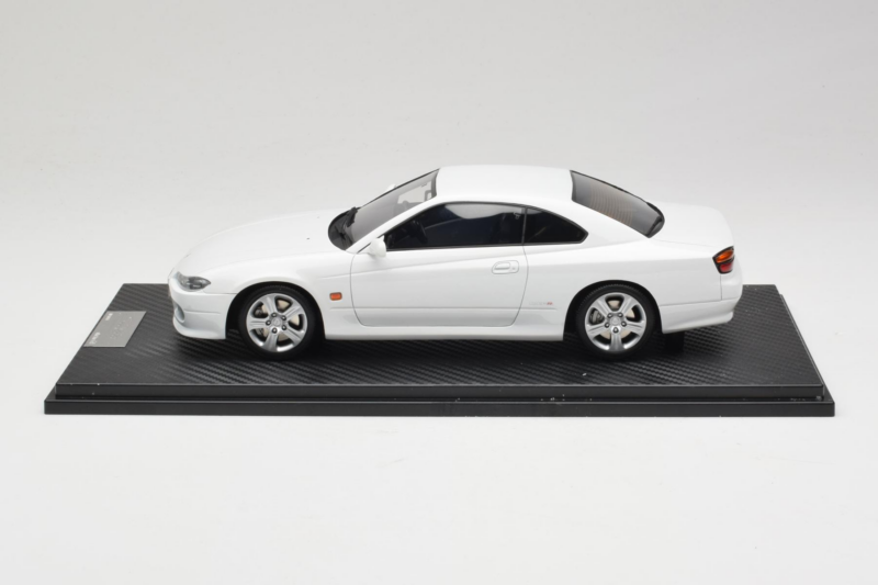 Nissan Silvia S15 Spec-S Bel Cracked Plexi One Model 1:18 REMC034 Kovina