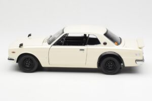 Nissan Skyline 2000 GT-R KPGC110 Bel Kyosho 1:18 08127W Kovina – slika 4 od 8