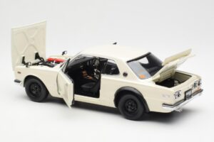 Nissan Skyline 2000 GT-R KPGC110 Bel Kyosho 1:18 08127W Kovina – slika 5 od 8