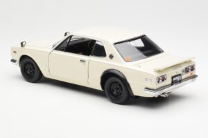 Nissan Skyline 2000 GT-R KPGC110 Bel Kyosho 1:18 08127W Kovina – slika 7 od 8