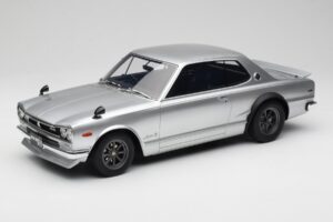 Nissan Skyline C10 2000 GT-R Srebrna Otto 1:12 G094 Smola