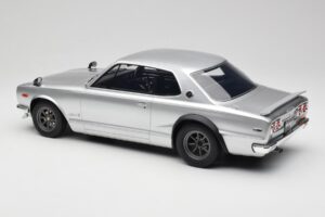 Nissan Skyline C10 2000 GT-R Srebrna Otto 1:12 G094 Smola – slika 5 od 6