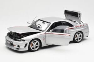 Nissan Skyline GT-R R33 R-Tune Srebrna AUTOart 1:18 77326 Kovina – slika 2 od 8