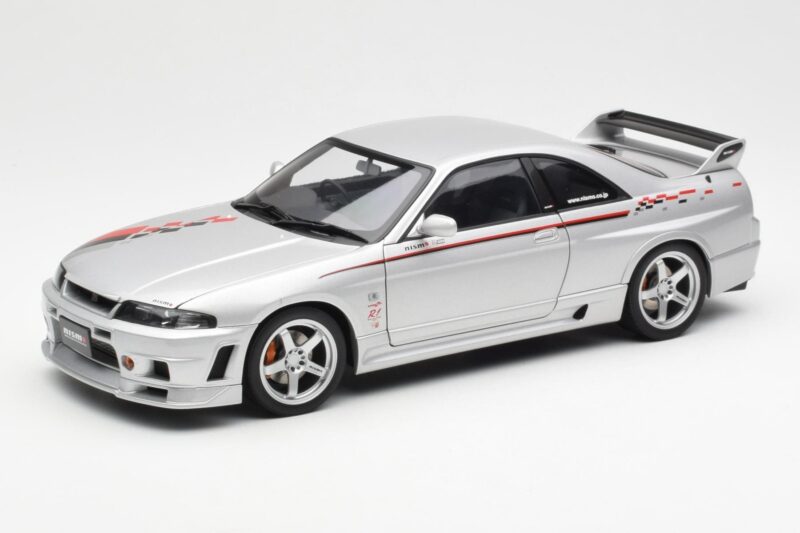 Nissan Skyline GT-R R33 R-Tune Srebrna AUTOart 1:18 77326 Kovina