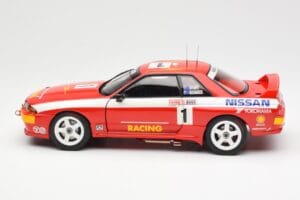 Nissan Skyline GT-R R32 #1 J. Richards / M. Skaife Bathurst 1000 Winner 1992 AUTOart 1:18 89279 Kovina – slika 4 od 8