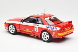 Nissan Skyline GT-R R32 #1 J. Richards / M. Skaife Bathurst 1000 Winner 1992 AUTOart 1:18 89279 Kovina – slika 7 od 8