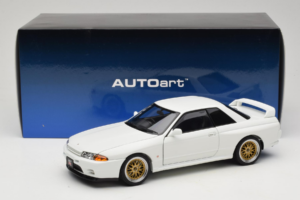 Nissan Skyline GT-R R32 V-Spec II Tuned Crystal White AUTOart 1:18 77416 Kovina – slika 8 od 8
