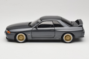Nissan Skyline GT-R R32 V-Spec II Tuned Gun Grey Metallic AUTOart 1:18 77417 Kovina – slika 4 od 8