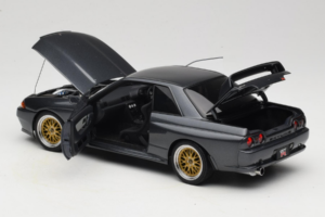 Nissan Skyline GT-R R32 V-Spec II Tuned Gun Grey Metallic AUTOart 1:18 77417 Kovina – slika 5 od 8