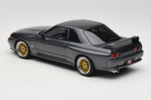 Nissan Skyline GT-R R32 V-Spec II Tuned Gun Grey Metallic AUTOart 1:18 77417 Kovina – slika 7 od 8