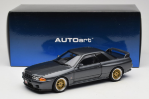Nissan Skyline GT-R R32 V-Spec II Tuned Gun Grey Metallic AUTOart 1:18 77417 Kovina – slika 8 od 8