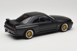 Nissan Skyline GT-R R32 V-Spec II Tuned Version Matt Black AUTOart 1:18 77418 Kovina – slika 3 od 8