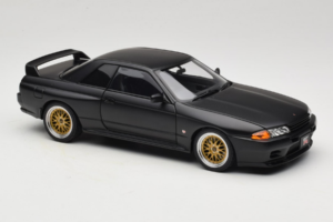 Nissan Skyline GT-R R32 V-Spec II Tuned Version Matt Black AUTOart 1:18 77418 Kovina – slika 6 od 8